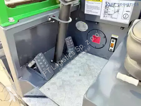 Štvorcestný vysokozdvižný vozík Combilift