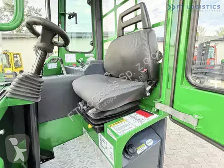 Štvorcestný vysokozdvižný vozík Combilift