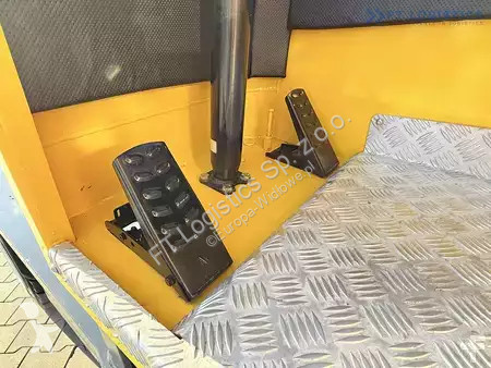 Štvorcestný vysokozdvižný vozík Combilift