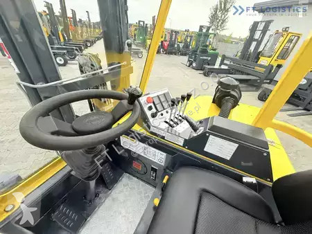 Štvorcestný vysokozdvižný vozík Combilift