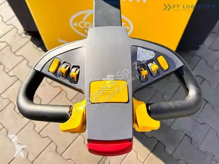 Štvorcestný vysokozdvižný vozík Combilift