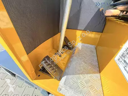 Štvorcestný vysokozdvižný vozík Combilift