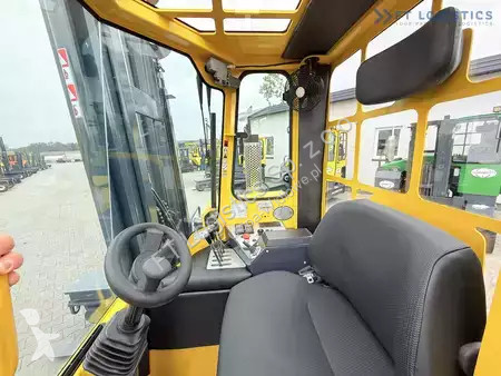 Štvorcestný vysokozdvižný vozík Combilift