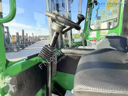Štvorcestný vysokozdvižný vozík Combilift