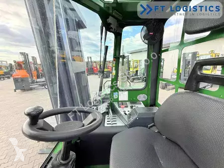 Štvorcestný vysokozdvižný vozík Combilift