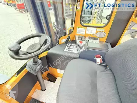 Štvorcestný vysokozdvižný vozík Combilift