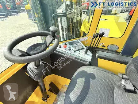 Многопосочен кар Combilift