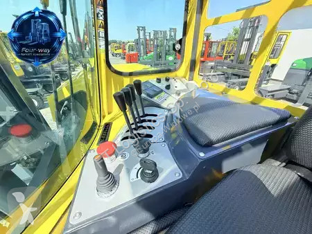 Многопосочен кар Combilift