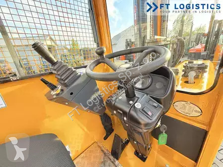 Многоходовой погрузчик Combilift