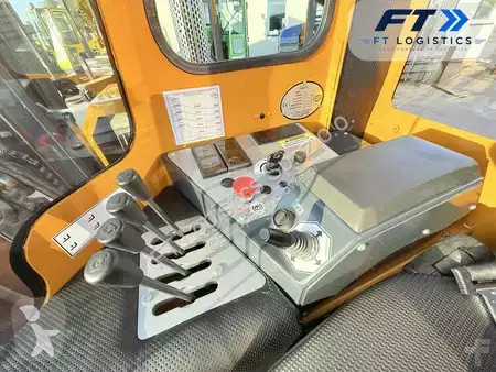Многоходовой погрузчик Combilift