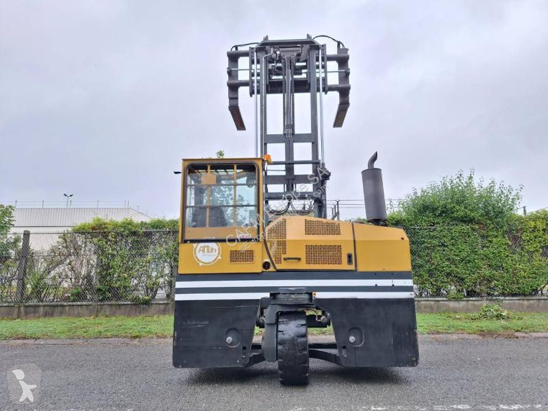 Empilhador multi direccional Combilift -15