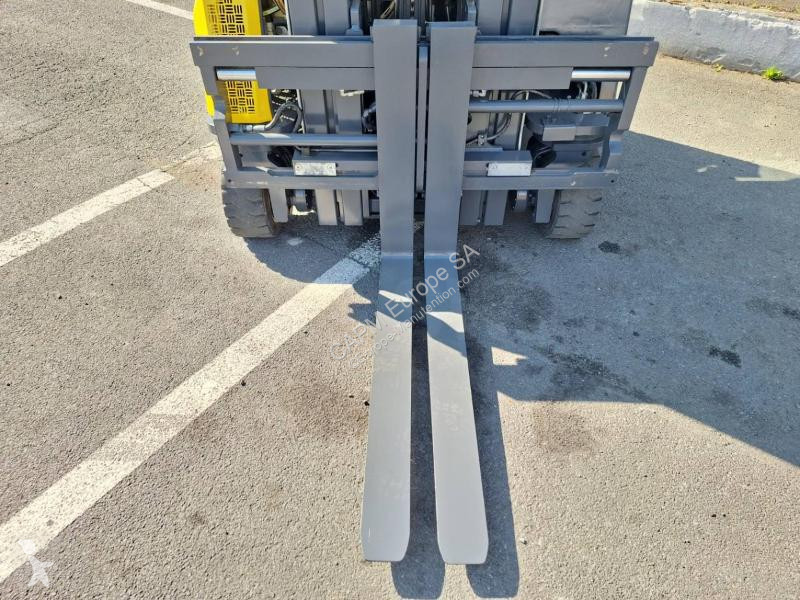 Empilhador multi direccional Combilift CB