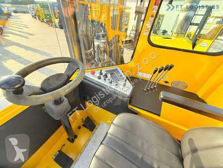 Empilhador multi direccional Combilift