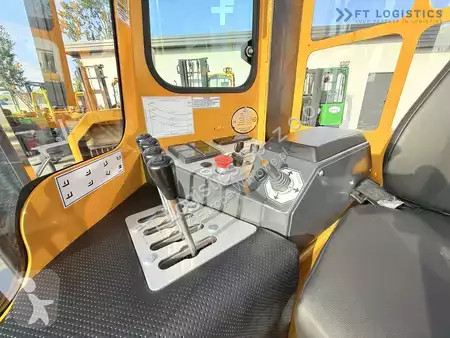 Štvorcestný vysokozdvižný vozík Combilift