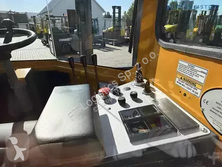 Štvorcestný vysokozdvižný vozík Combilift