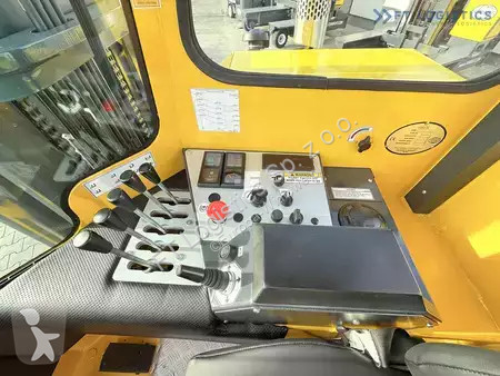 Štvorcestný vysokozdvižný vozík Combilift