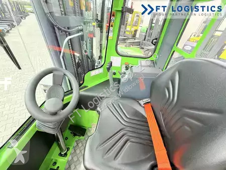 Štvorcestný vysokozdvižný vozík Combilift