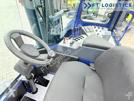 Štvorcestný vysokozdvižný vozík Combilift