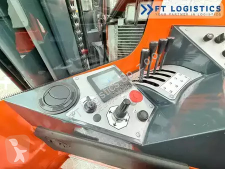 Štvorcestný vysokozdvižný vozík Combilift