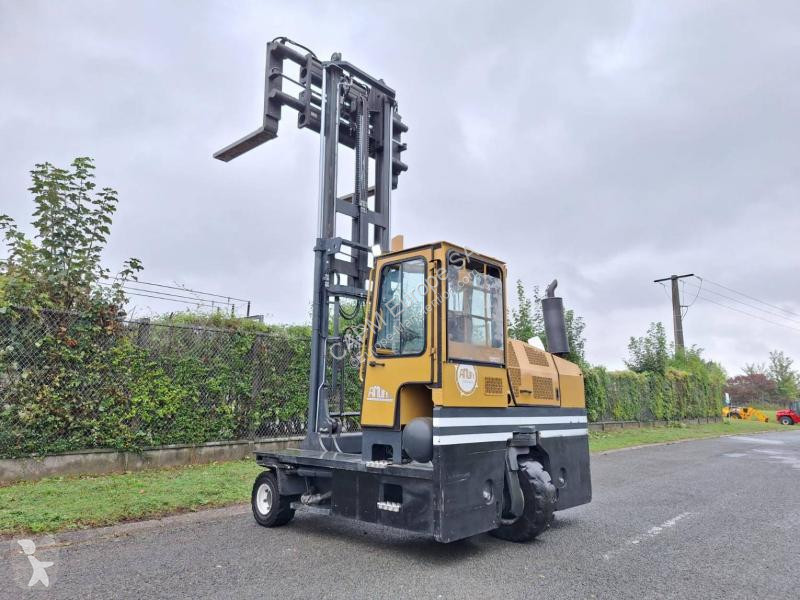 Empilhador multi direccional Combilift -15