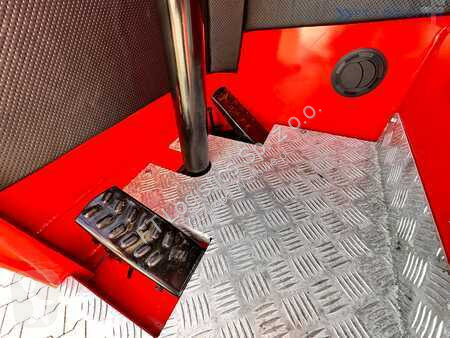 Stivuitor multidirectional Combilift