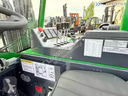 Štvorcestný vysokozdvižný vozík Combilift