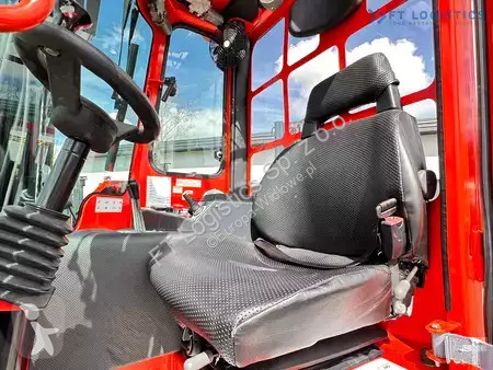 Štvorcestný vysokozdvižný vozík Combilift