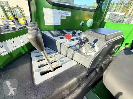 Štvorcestný vysokozdvižný vozík Combilift