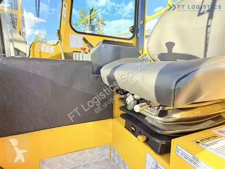 Štvorcestný vysokozdvižný vozík Combilift
