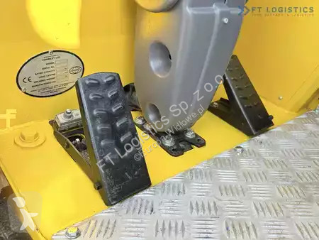 Štvorcestný vysokozdvižný vozík Combilift