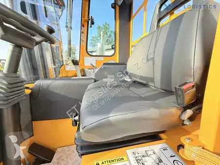 Štvorcestný vysokozdvižný vozík Combilift