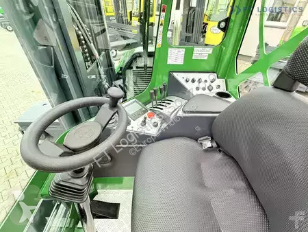 Štvorcestný vysokozdvižný vozík Combilift