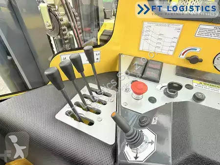 Štvorcestný vysokozdvižný vozík Combilift