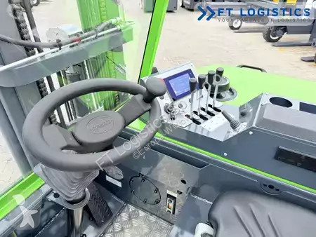 Štvorcestný vysokozdvižný vozík Combilift