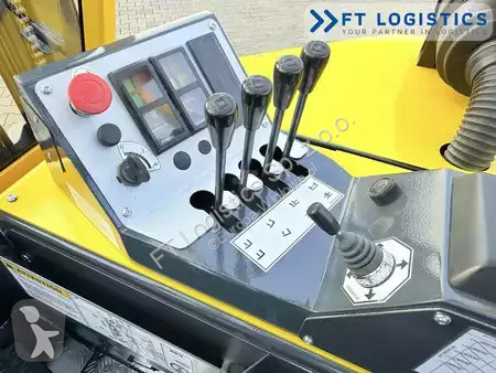 رافعة شوكية متعددة الاتجاهات Combilift