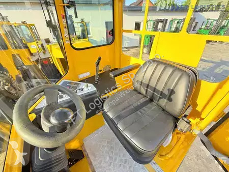 Štvorcestný vysokozdvižný vozík Combilift