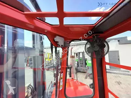 Štvorcestný vysokozdvižný vozík Combilift