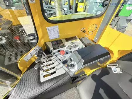 Štvorcestný vysokozdvižný vozík Combilift