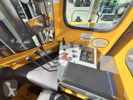 Štvorcestný vysokozdvižný vozík Combilift