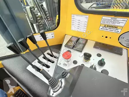 Štvorcestný vysokozdvižný vozík Combilift