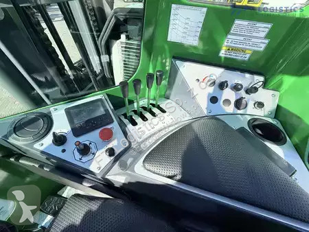 Štvorcestný vysokozdvižný vozík Combilift