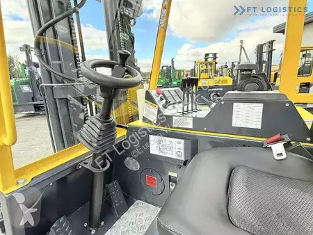 Štvorcestný vysokozdvižný vozík Combilift