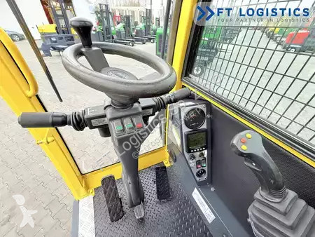 Štvorcestný vysokozdvižný vozík Combilift