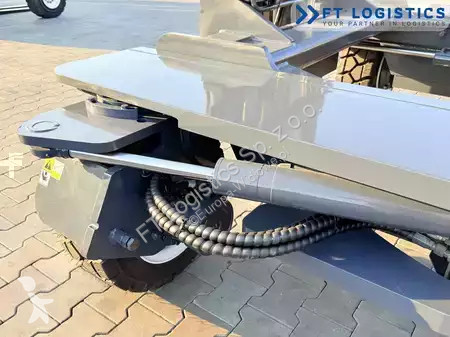 رافعة شوكية متعددة الاتجاهات Combilift