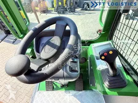 Многоходовой погрузчик Combilift
