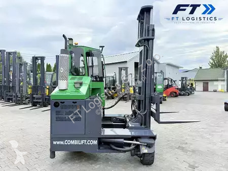 多向叉车 Combilift