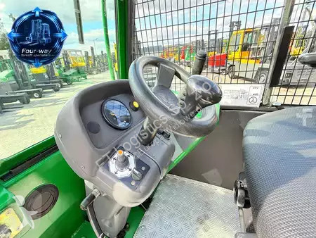 Stivuitor multidirectional Combilift