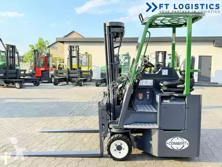 رافعة شوكية متعددة الاتجاهات Combilift