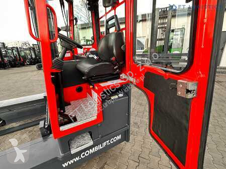 Stivuitor multidirectional Combilift