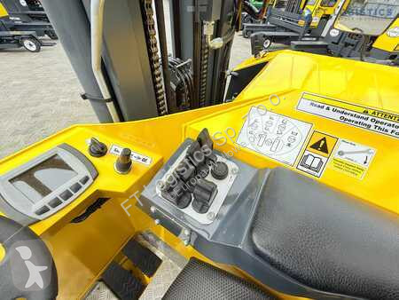 رافعة شوكية متعددة الاتجاهات Combilift
